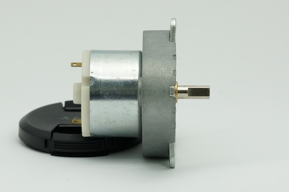 Motor reductor de 48 mm.
